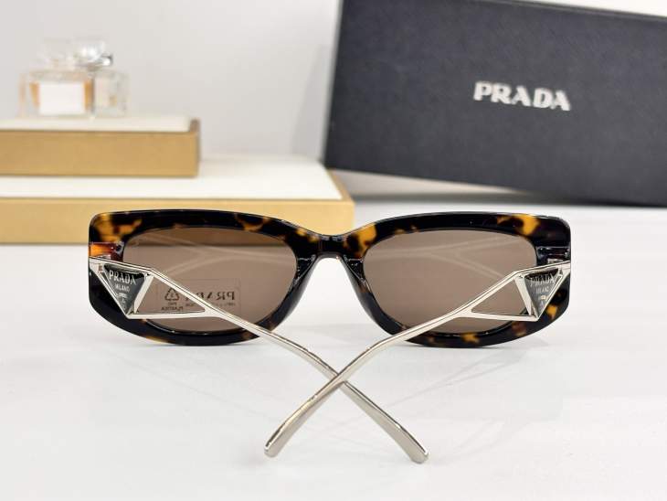 Picture of Prada Sunglasses _SKUfw75732747fw